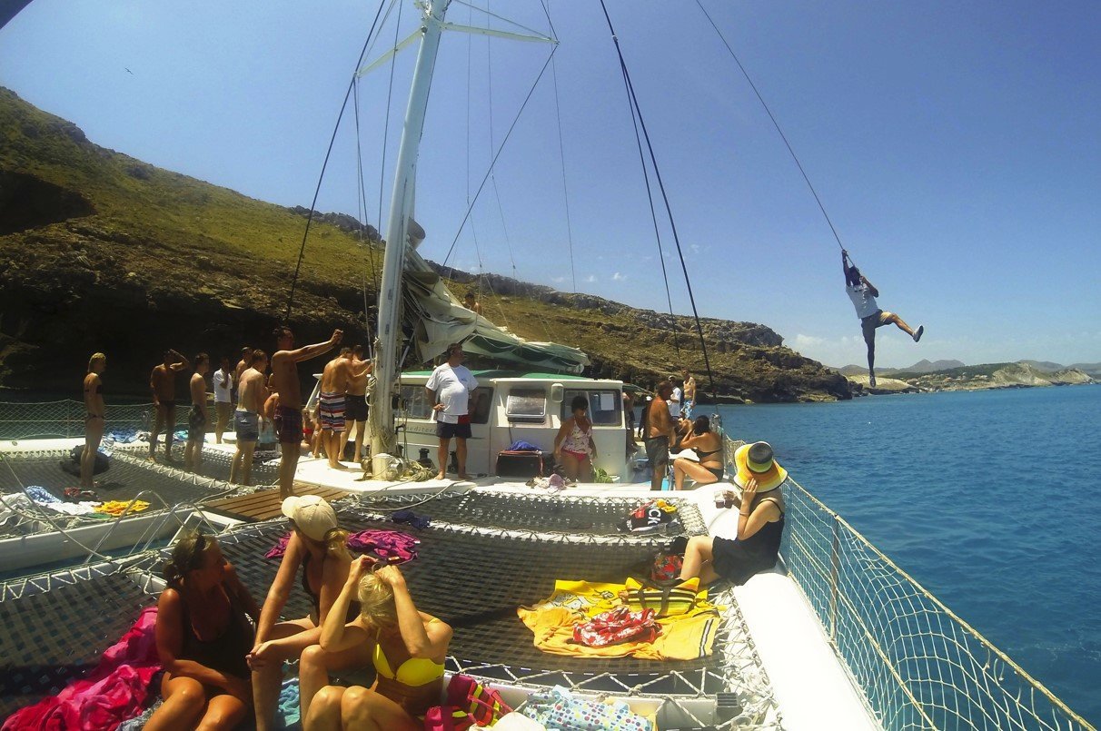 an Bord des Katamarans