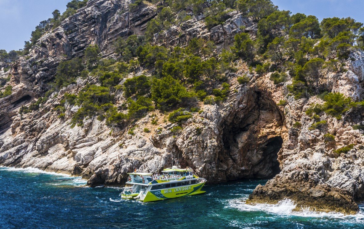 Panoramablick auf die Seehöhle