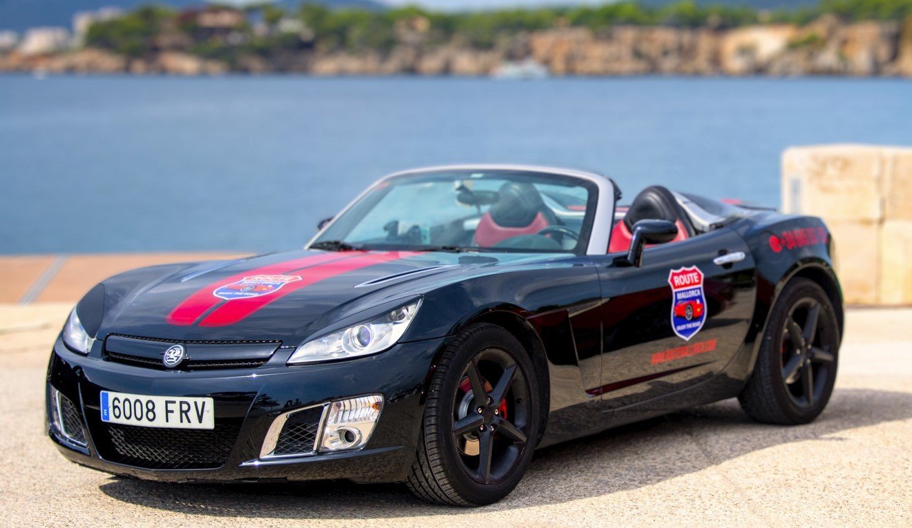 schwarzes Cabrio-Sportwagen