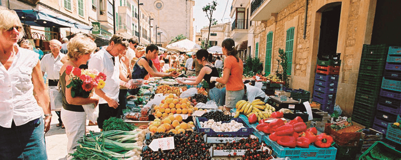 Wochen Markt in Cala Ratjada