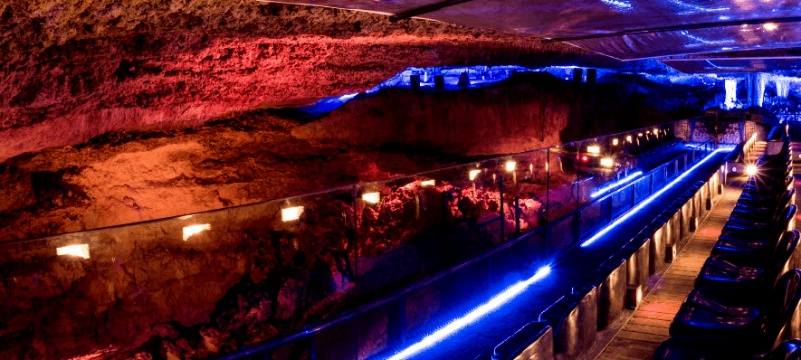 Stalaktiten und Stalagmiten