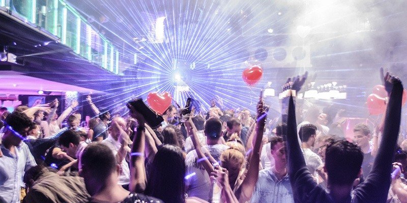 Arenal by Night - mit Essen (Mega Park Mallorca) ab 44.95€