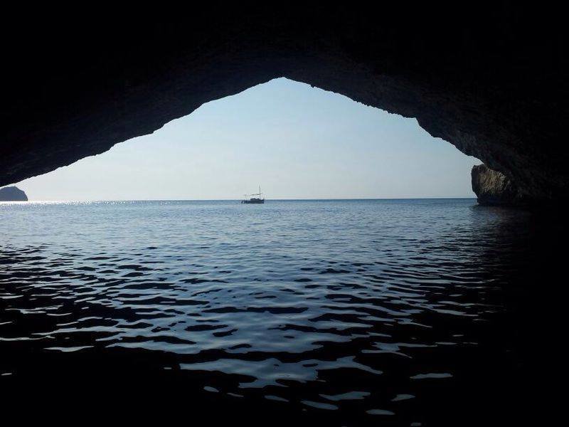 Blaue Grotte auf Cabrera
