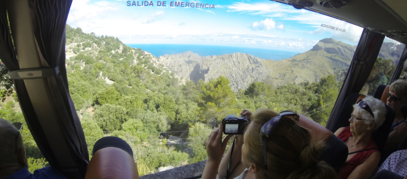 Ausicht mit Busfahrt