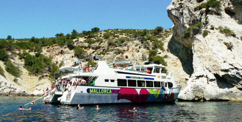 Schiffahrt mit Essen inbegriffen