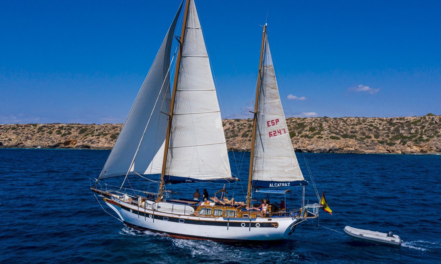 velero en bahia de Palma