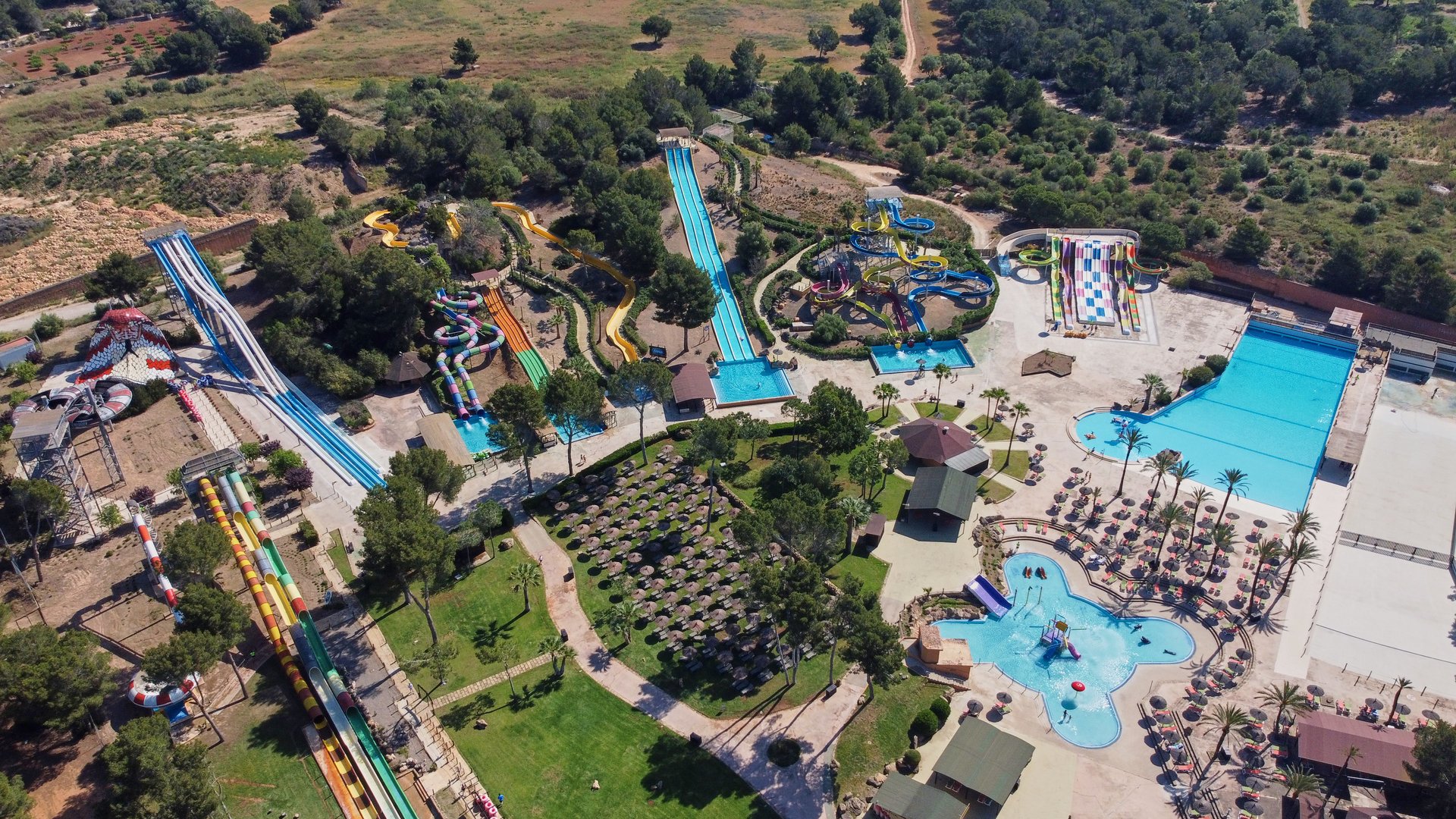 vista aérea del aqualand arenal