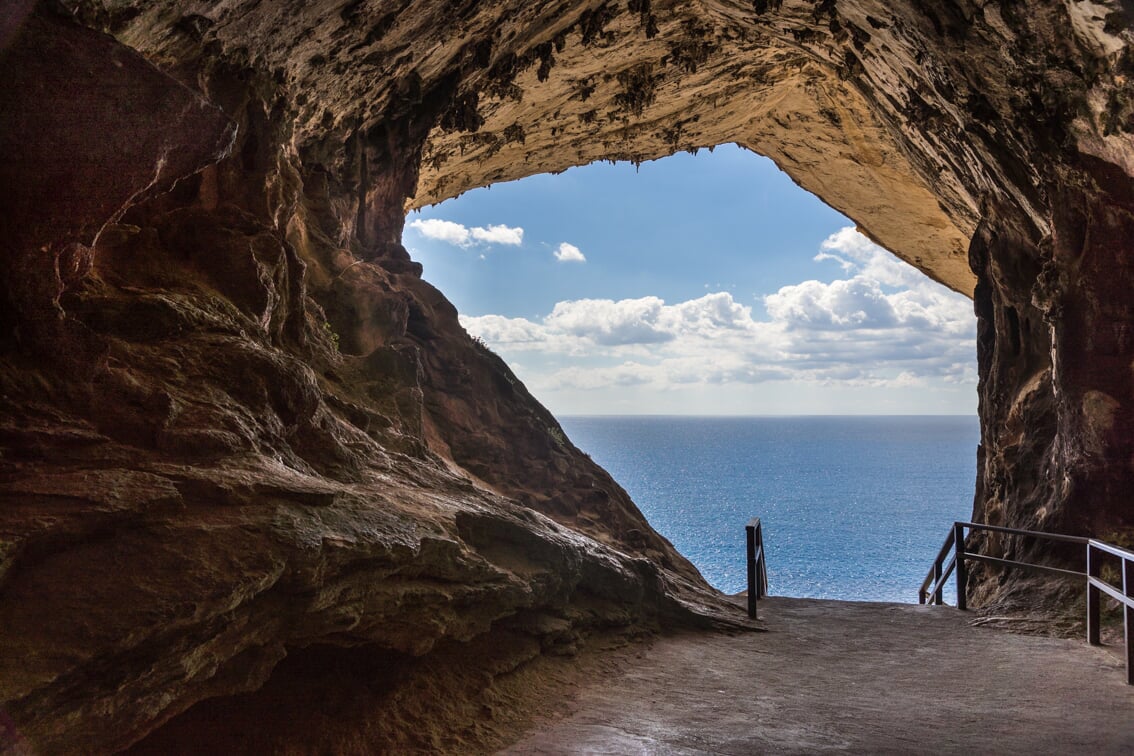 vista desde dentro de la cueva