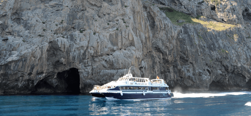 ruta en barco hacia sa calobra