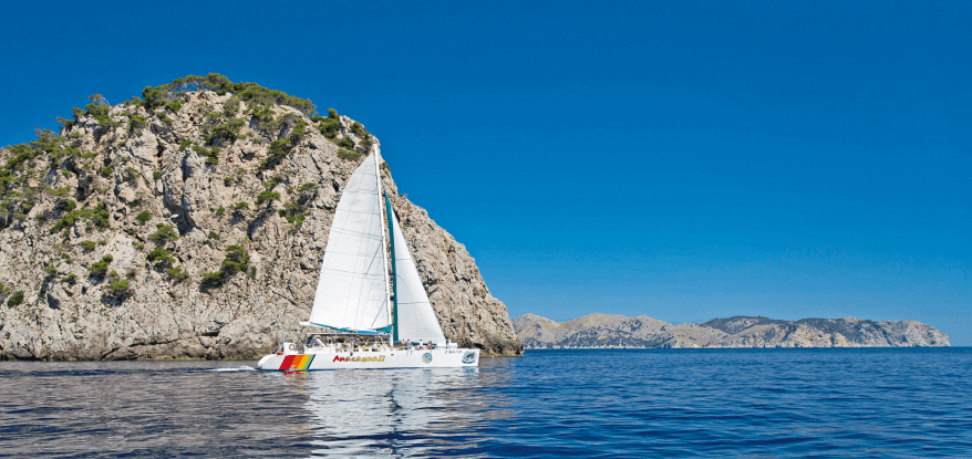 navegando en el catamaran