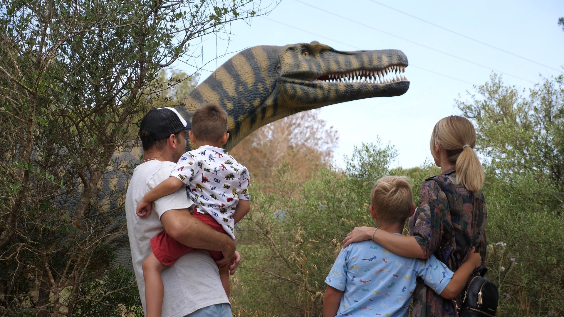familia en el dinosaurland