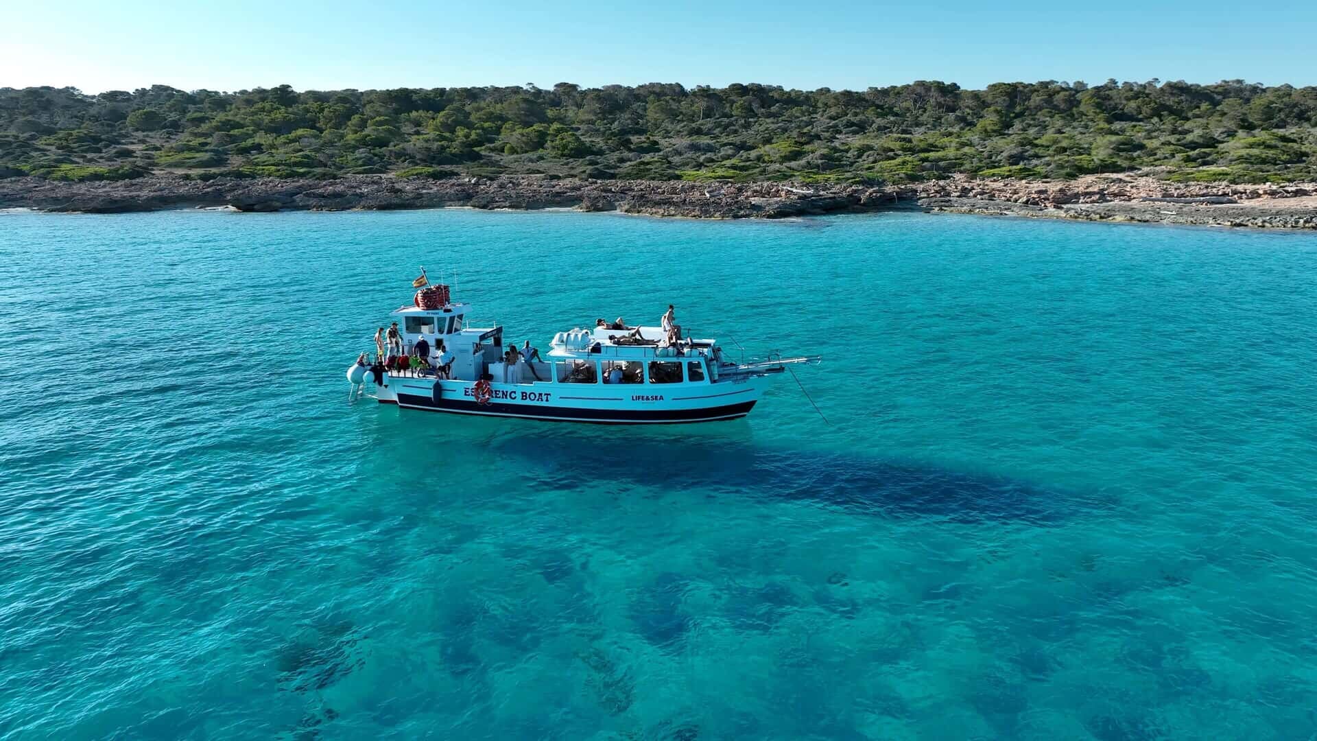 barco enfrente es trenc