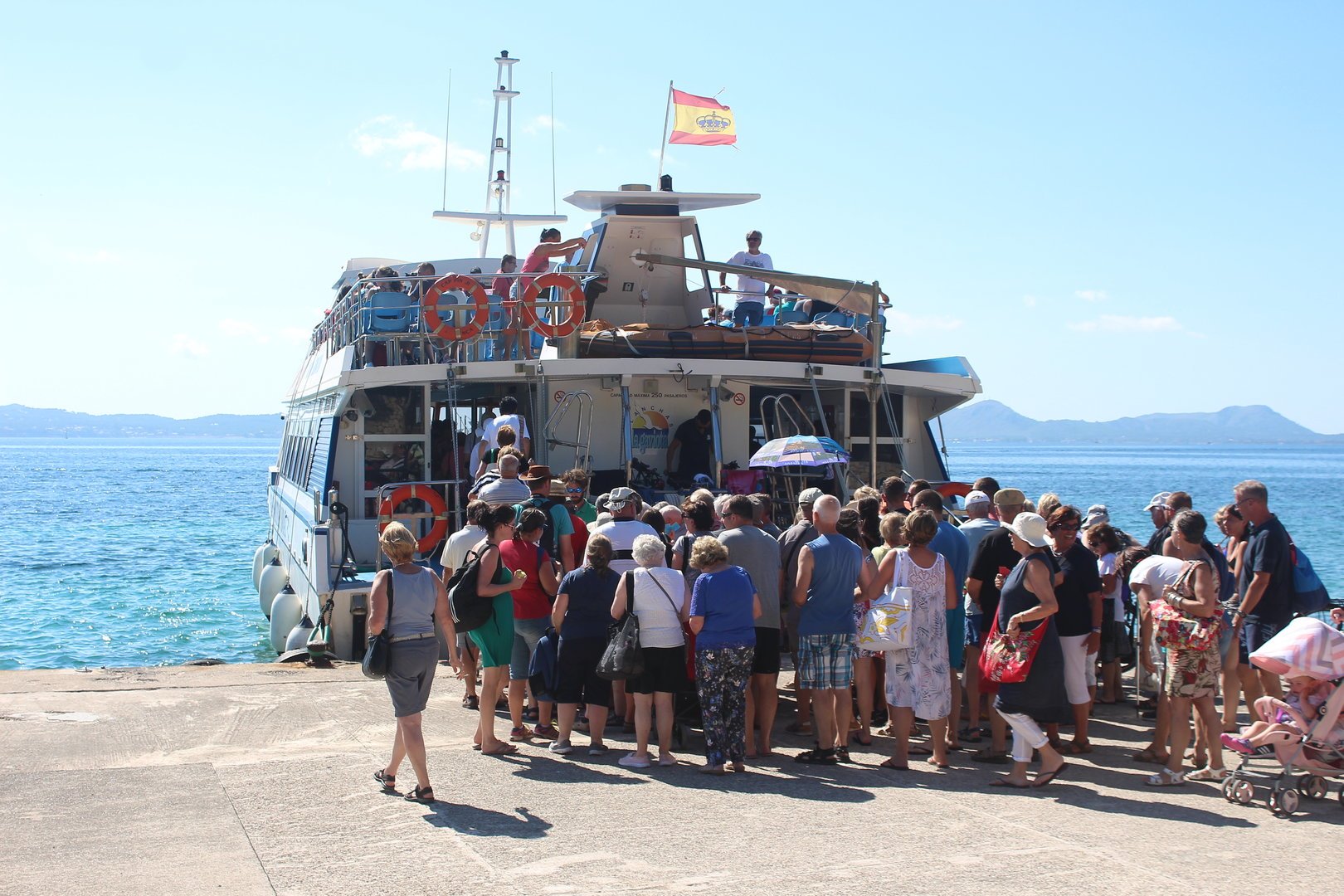 ferry a la playa de formentor