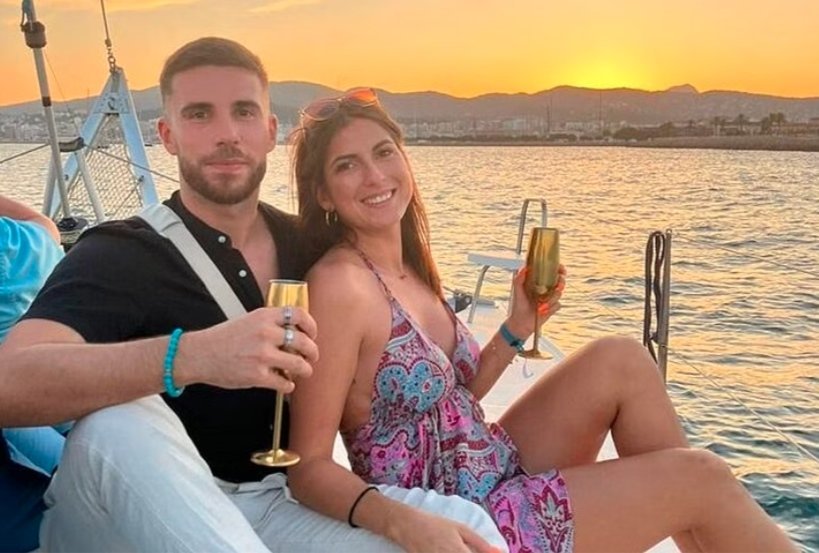 navegando al atardecer en la bahia de palma