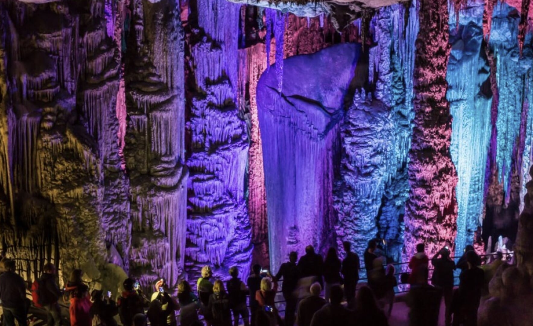 Lighting concept in the cave