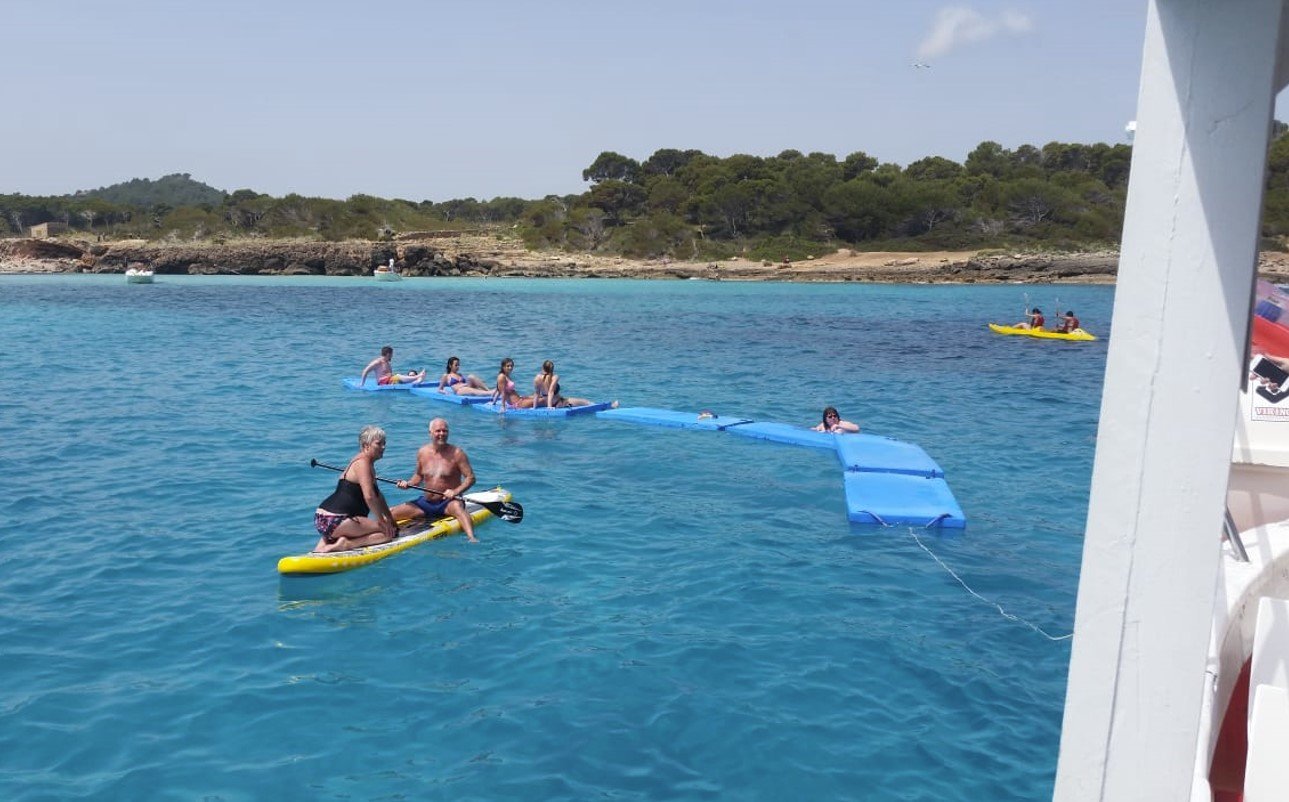 padlle surf on the boat