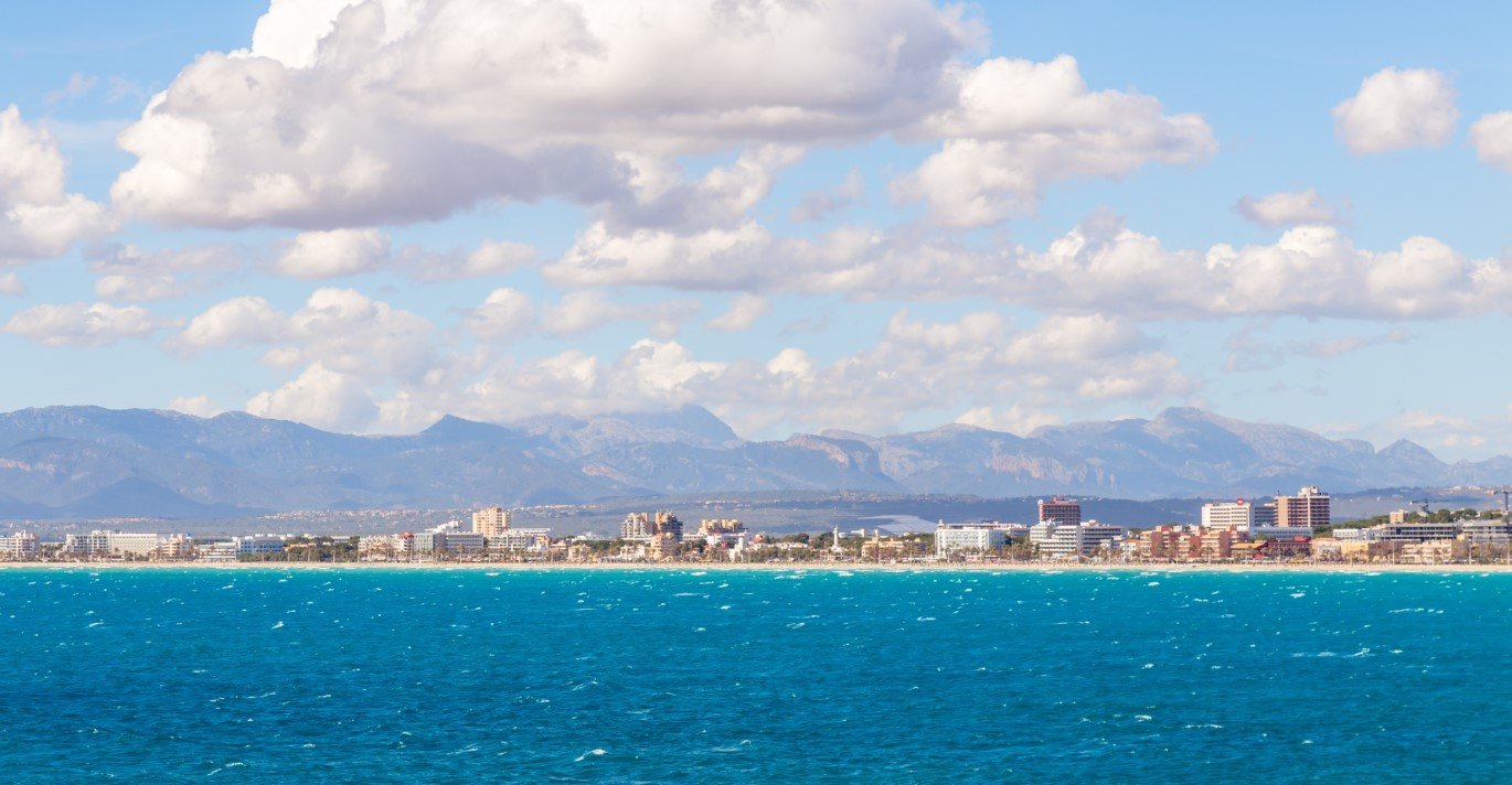speedboat in palma bay