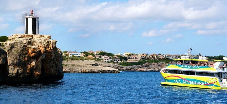 lighthouse seen from the east coast boat tour