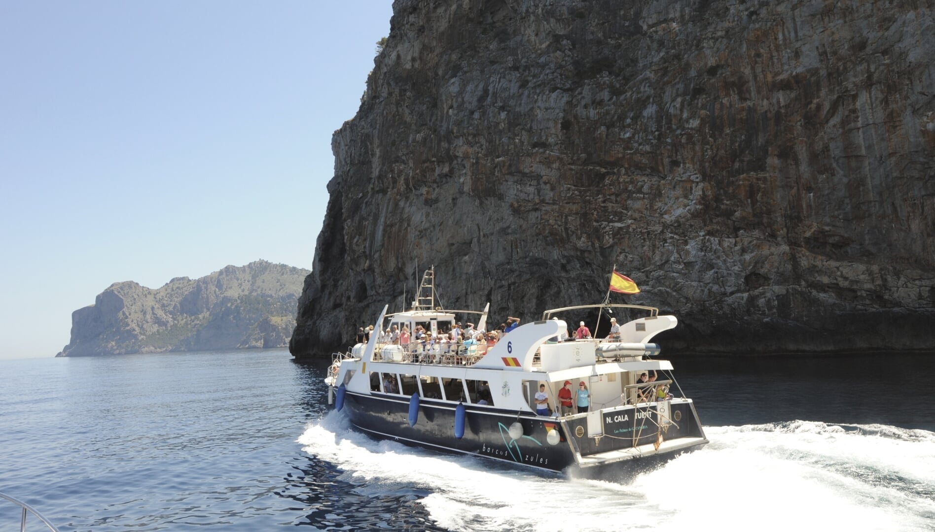 glass bottom boat