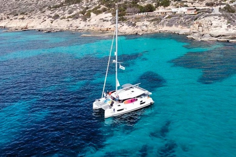 cruise in catamaran lagoon bay from palma