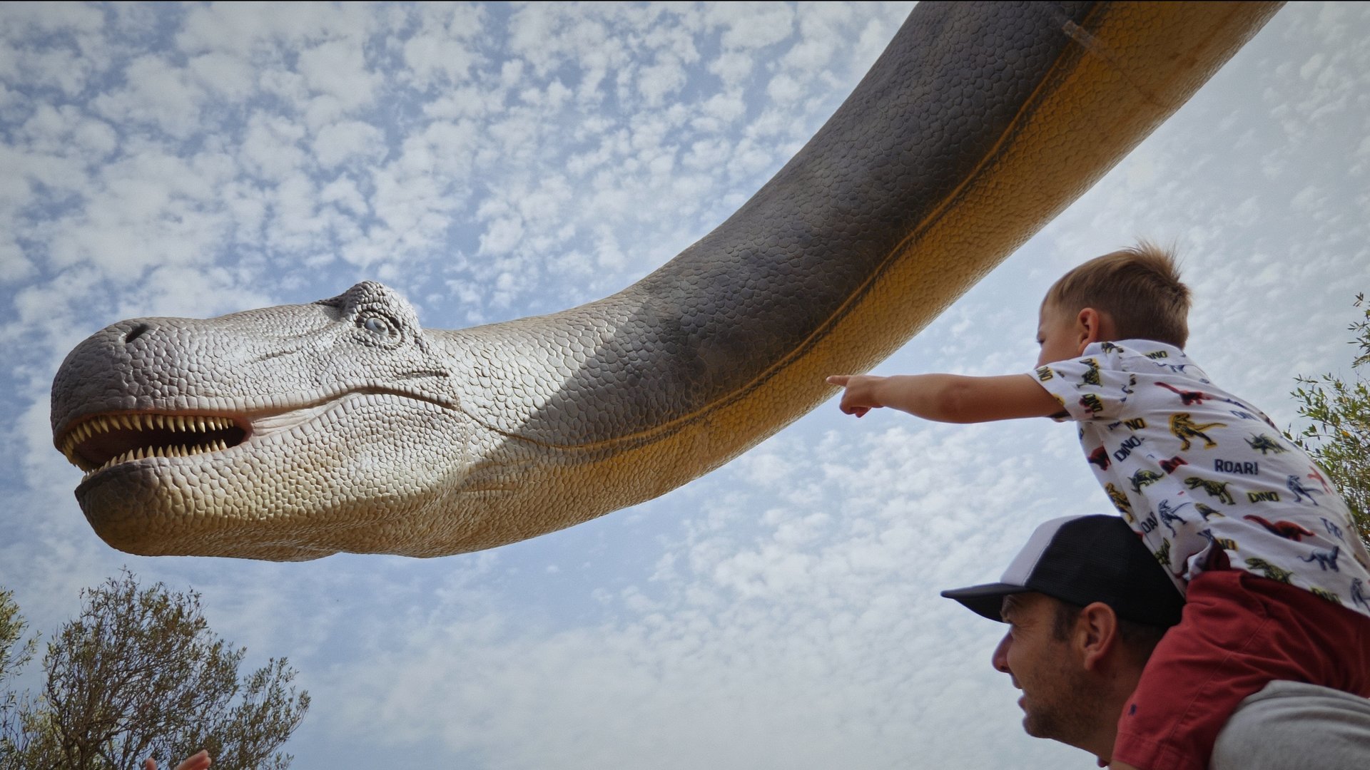 dinosaur with long neck