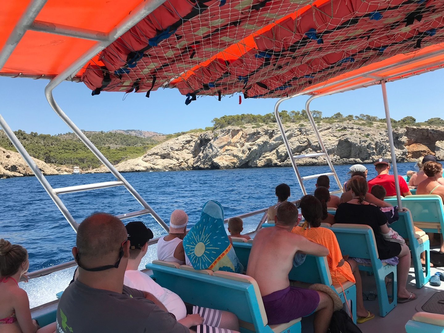 mallorca cliffs from the speed boat