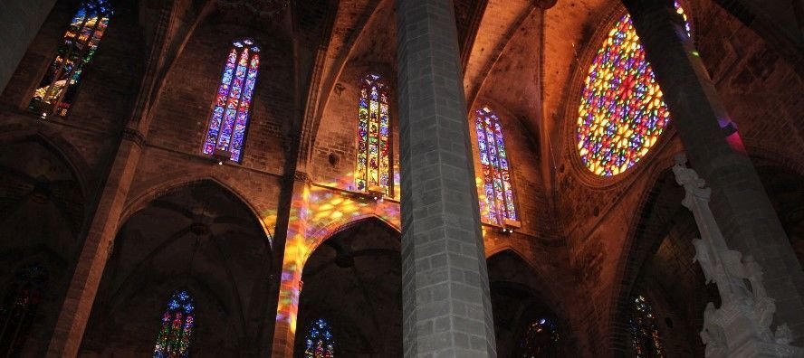 lights inside the mallorca cathedral