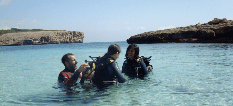 padi disciver scuba in mallorca beach