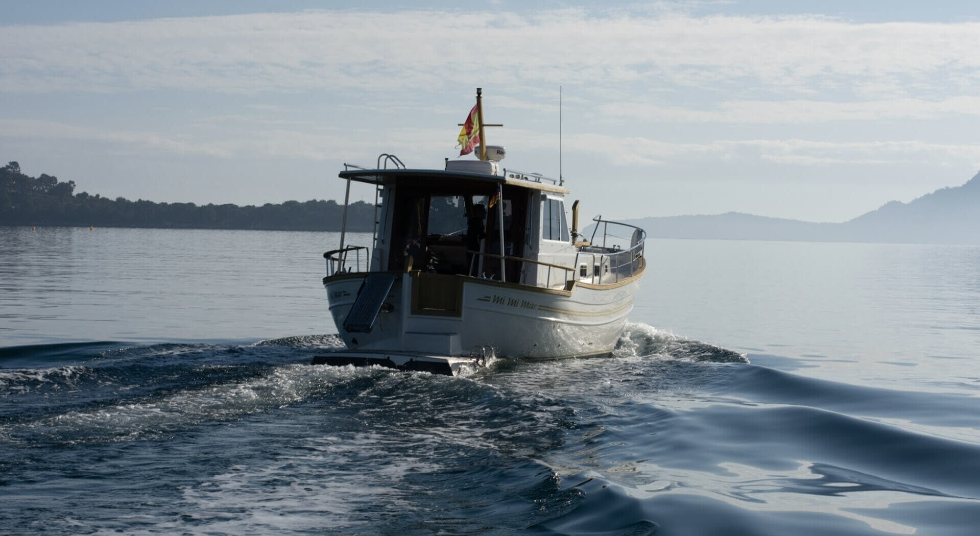 boat underway