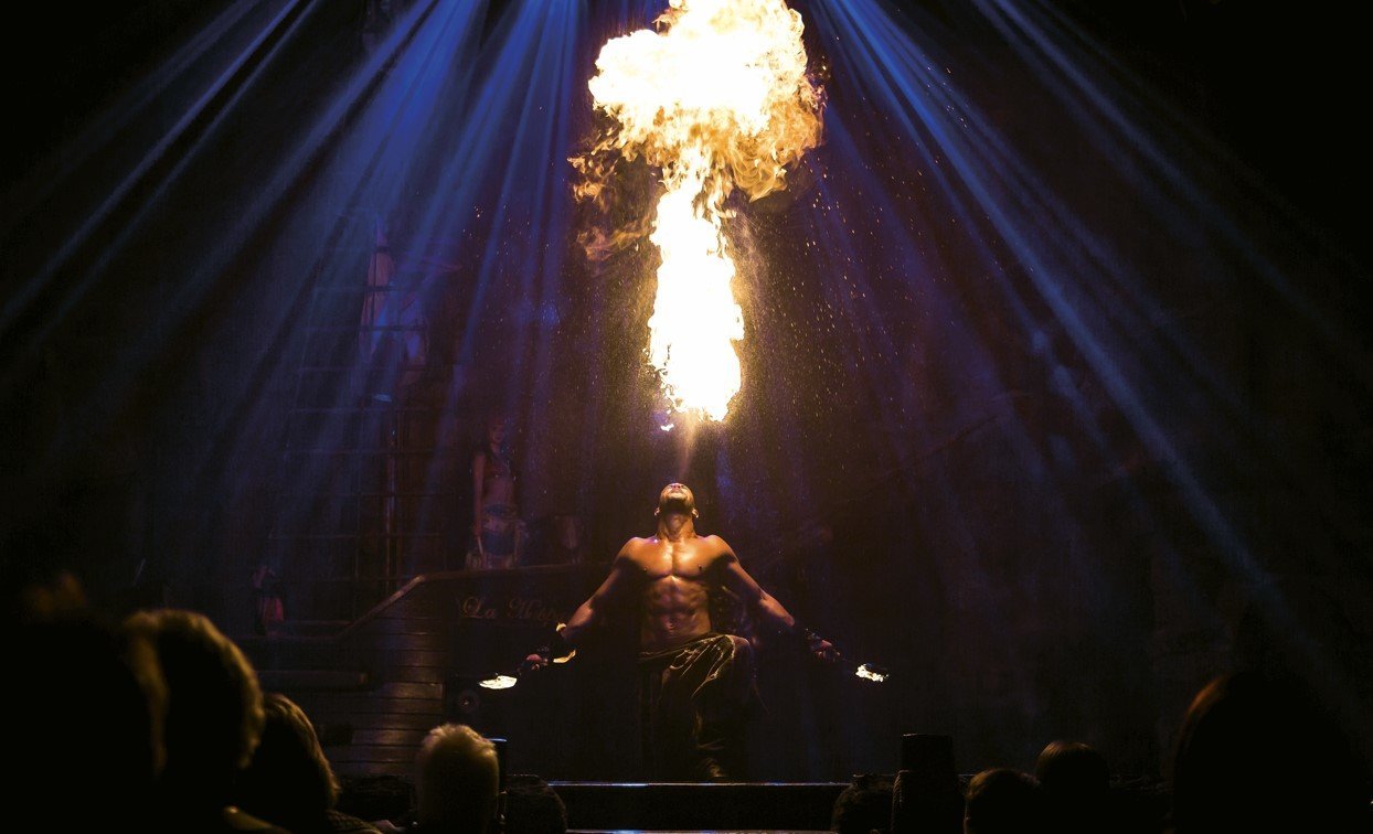 acrobatics with ropes