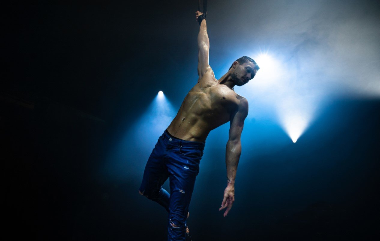 acrobatic show