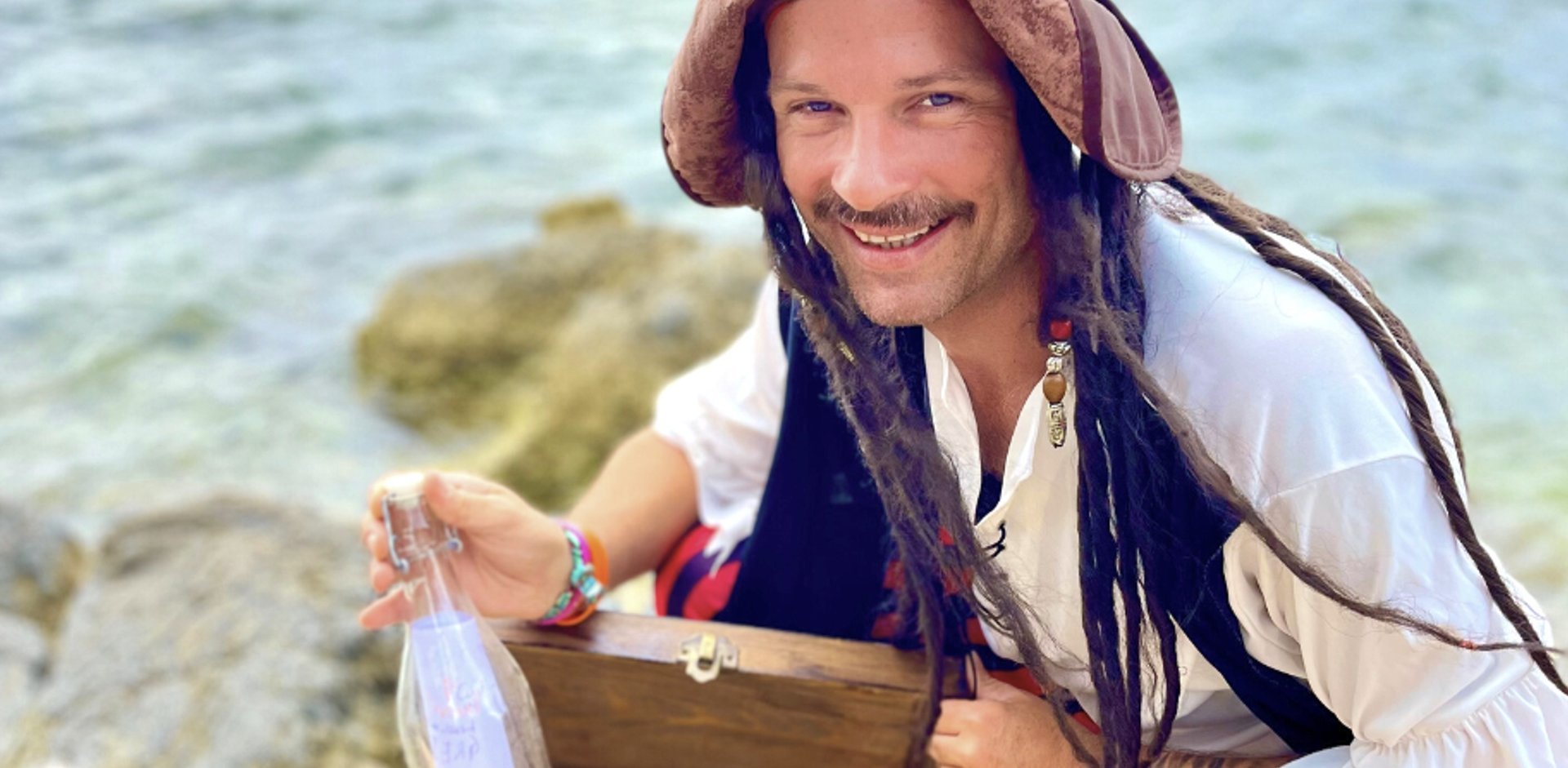 pirates' treasure chest