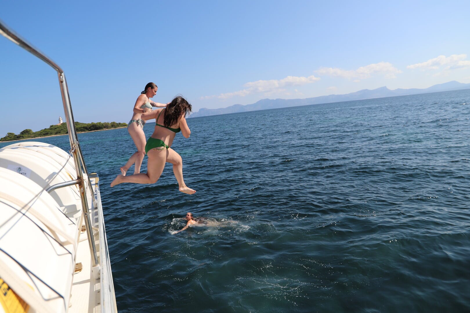 rilassarsi in catamarano godendo di Maiorca