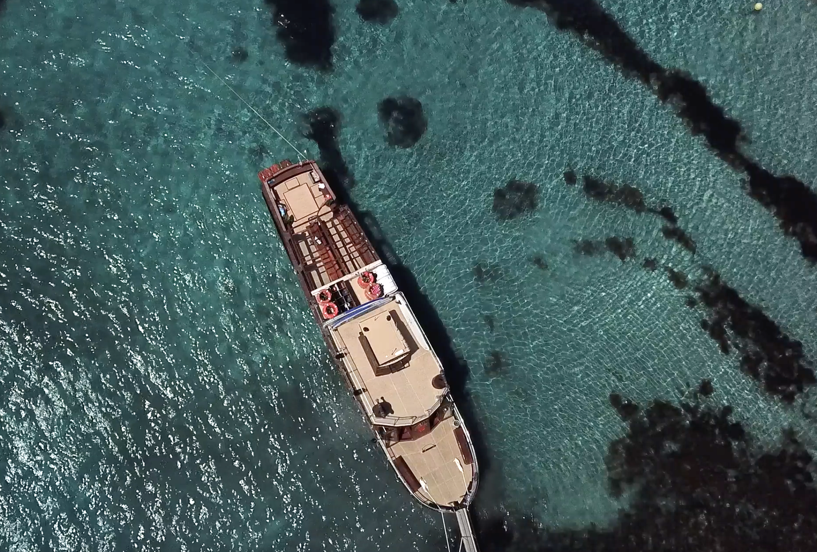 baño en agua cristalina